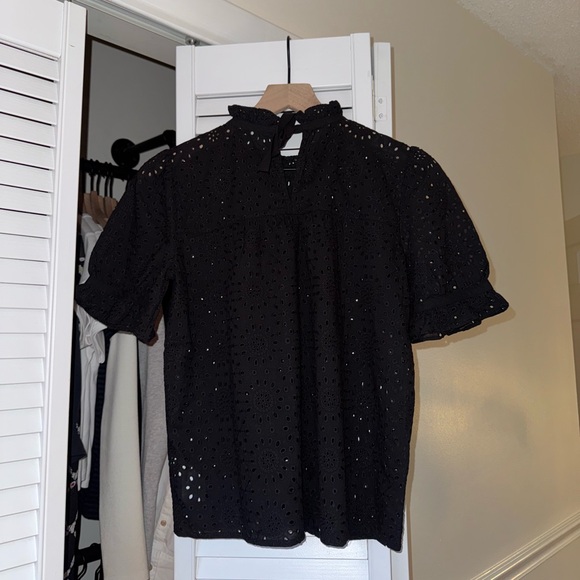 Madewell ‘Embroidered Eyelet Ruffle-Neck Keyhole Top’ in Black - Picture 3 of 8